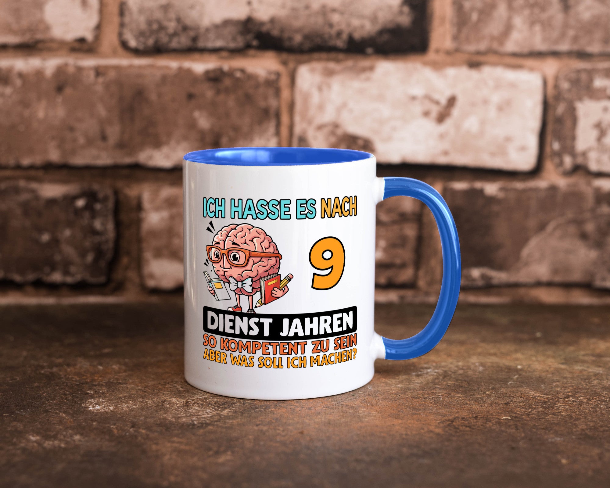 9 Dienstjahre | Arbeit Kompetent Humor Kollegen Büro Geschenkidee Tasse