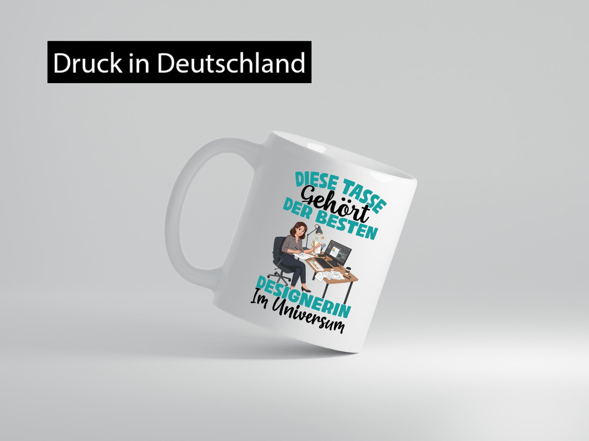 Im Universum: Designerin | Mode Geschenk Humor Geschenkidee lustiger Spruch