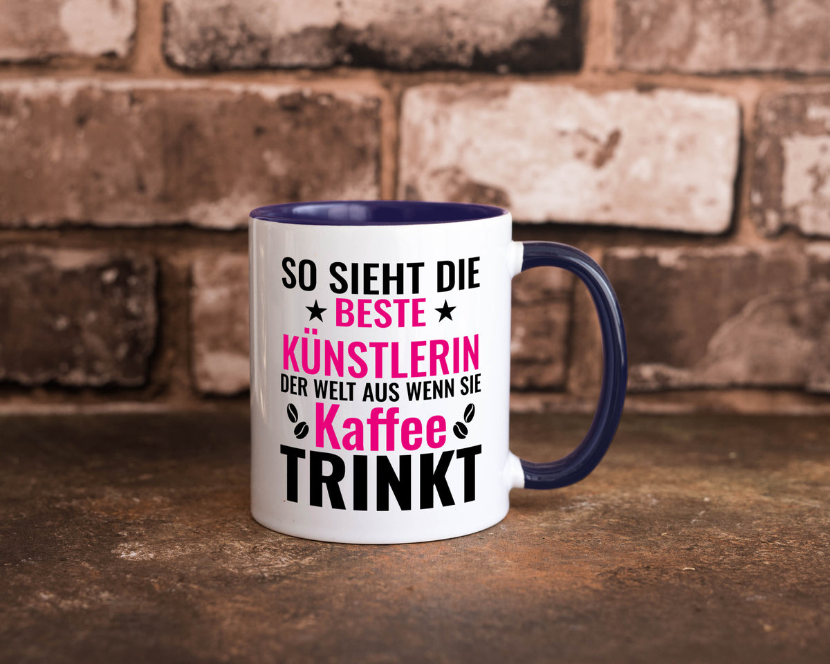 Kaffee trinkt: Künstlerin | Kunst Geschenk Humor Geschenkidee lustiger Spruch Tasse