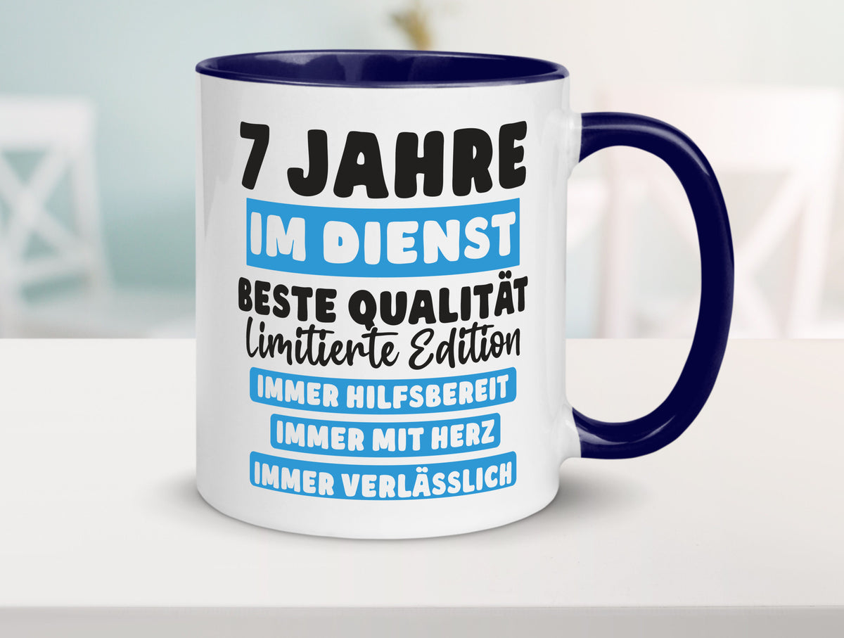 7 Jahre im Dienst | Jubiläum Arbeit v6 lustig Kollegen Büro Geschenk Tasse