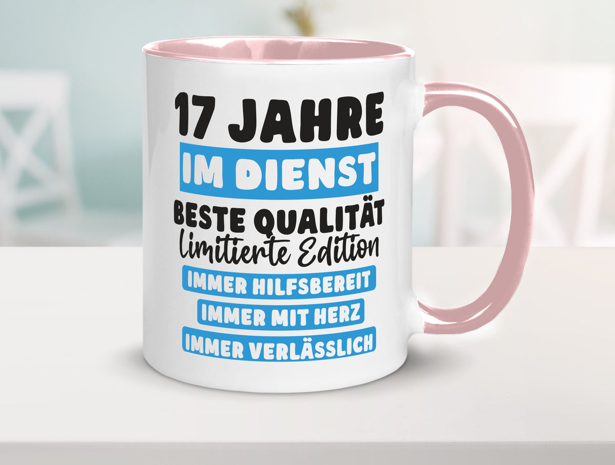 17 Jahre im Dienst | Jubiläum Arbeit v6 Humor Kollegen Büro Geschenkidee Tasse