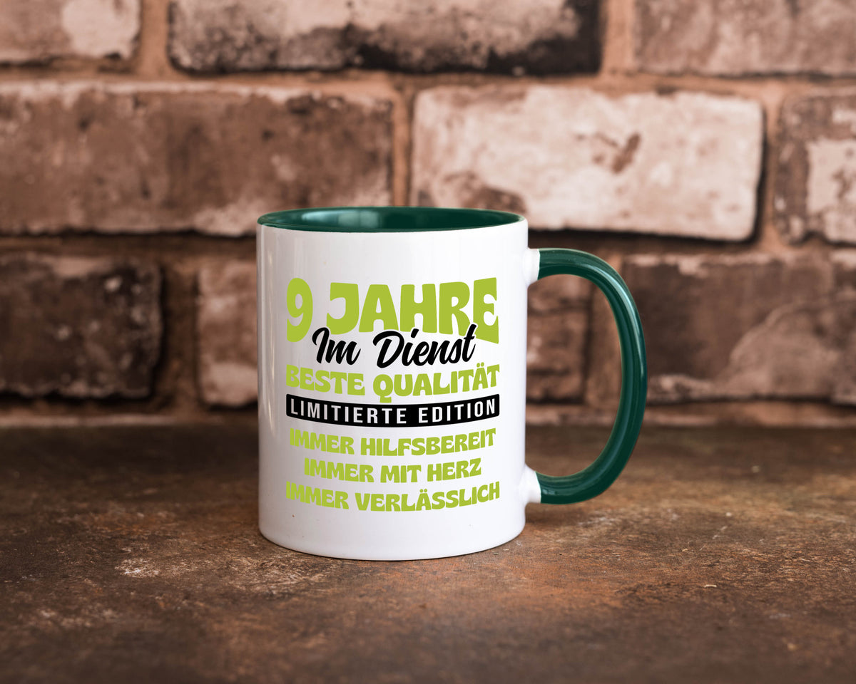 9 Jahre im Dienst | Jubiläum Arbeit v4 Geschenk Kollegen Büro lustiger Spruch Tasse