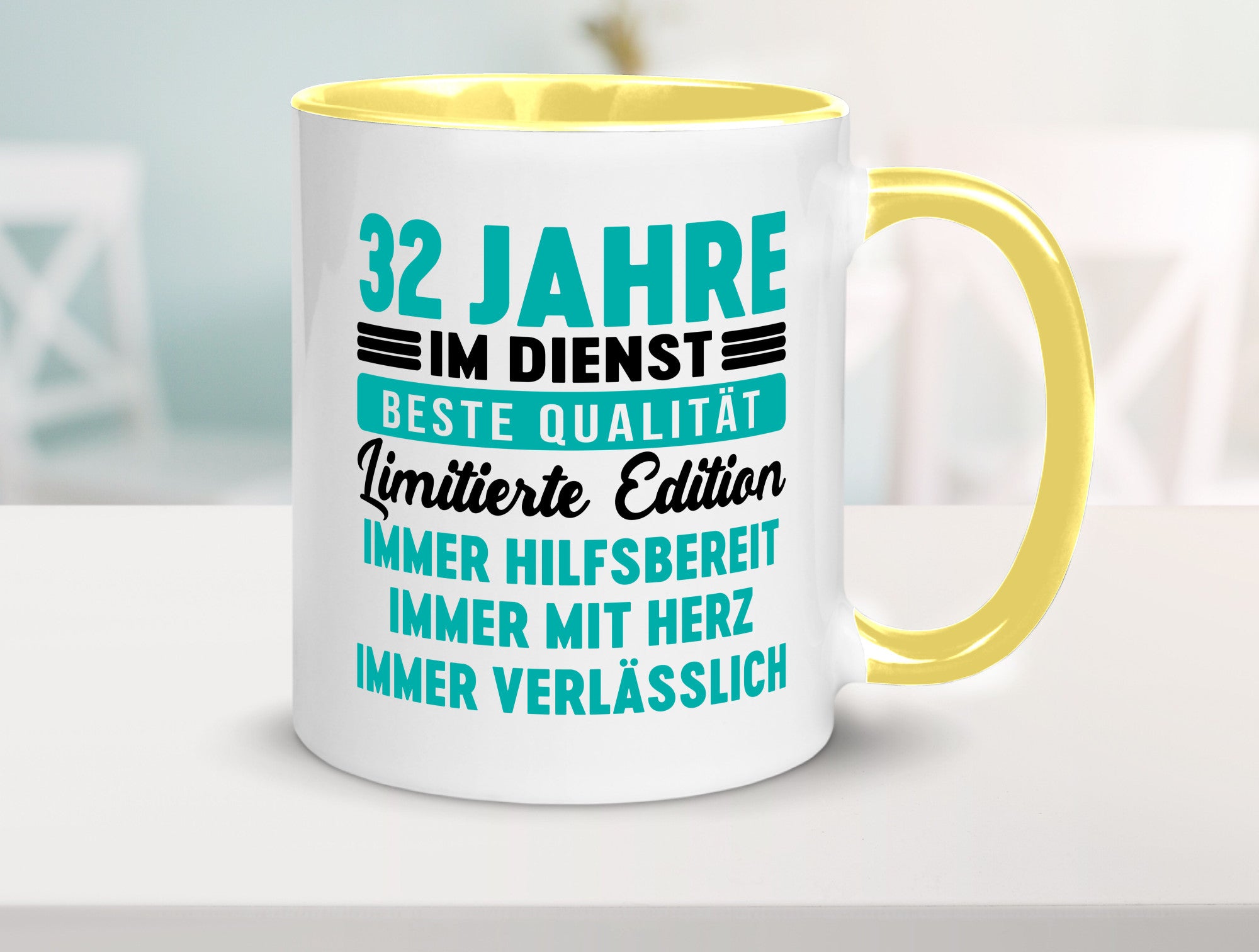 32 Jahre im Dienst | Jubiläum Arbeit v5 Geschenkidee Kollegen Büro Humor Tasse
