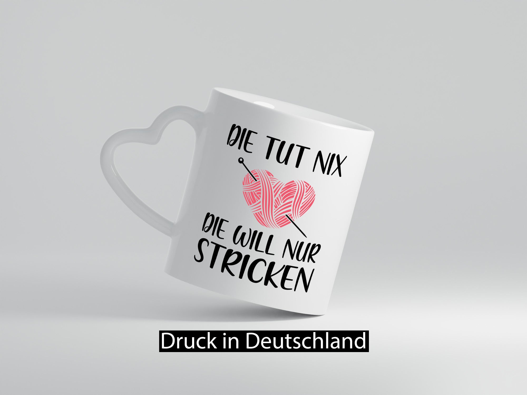 Die tut nix will nur Stricken | Frau lustig Humor Geschenkidee Geschenk Tasse