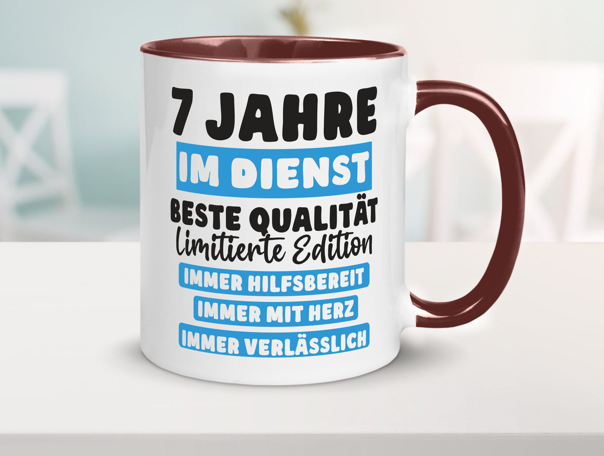 7 Jahre im Dienst | Jubiläum Arbeit v6 lustig Kollegen Büro Geschenk Tasse