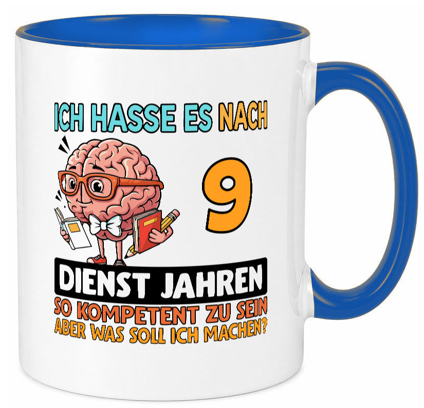 9 Dienstjahre | Arbeit Kompetent Humor Kollegen Büro Geschenkidee Tasse