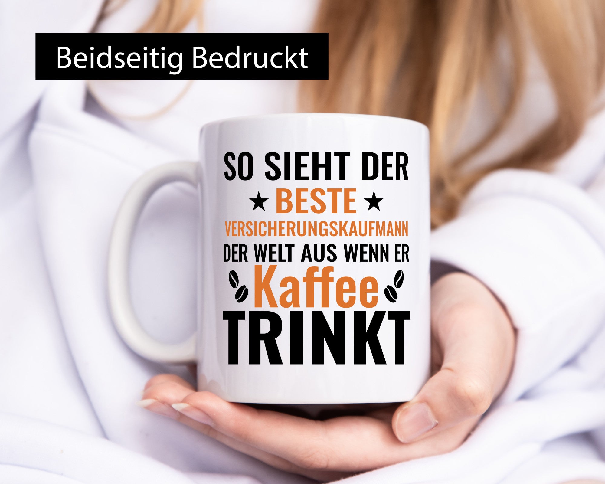 Kaffee trinkt: Versicherungskaufmann | Kaufmann lustiger Spruch Geschenk Humor