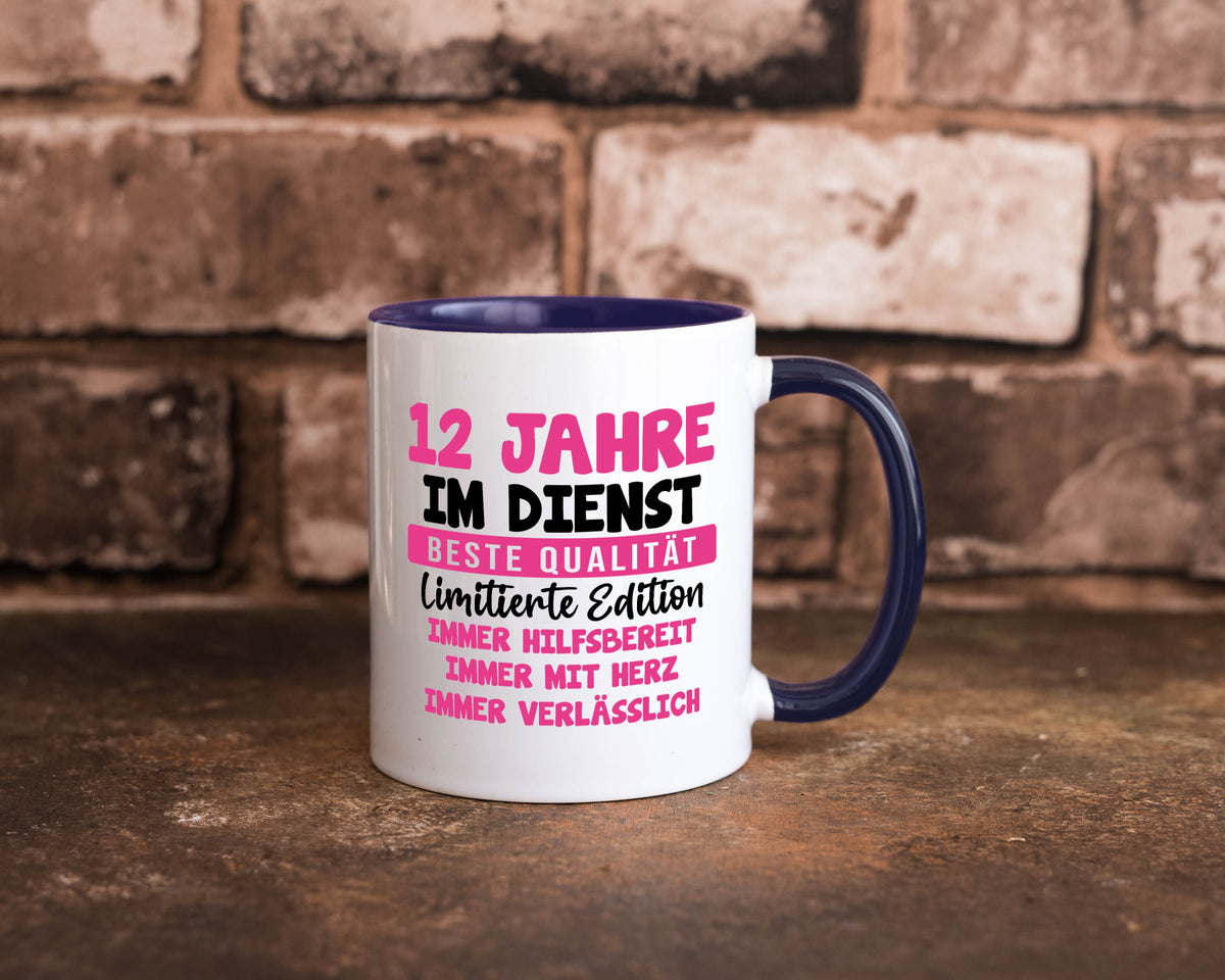 12 Jahre im Dienst | Jubiläum Arbeit v10 Geschenkidee Kollegen Büro Humor Tasse