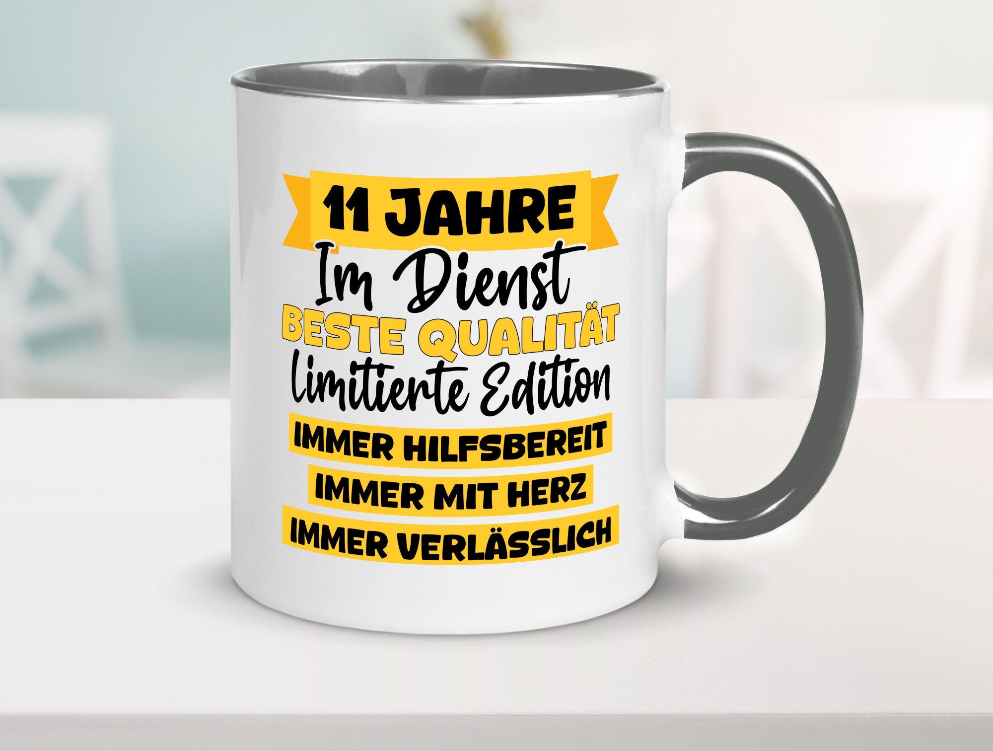 11 Jahre im Dienst | Jubiläum Arbeit v8 Humor Kollegen Büro Geschenkidee Tasse
