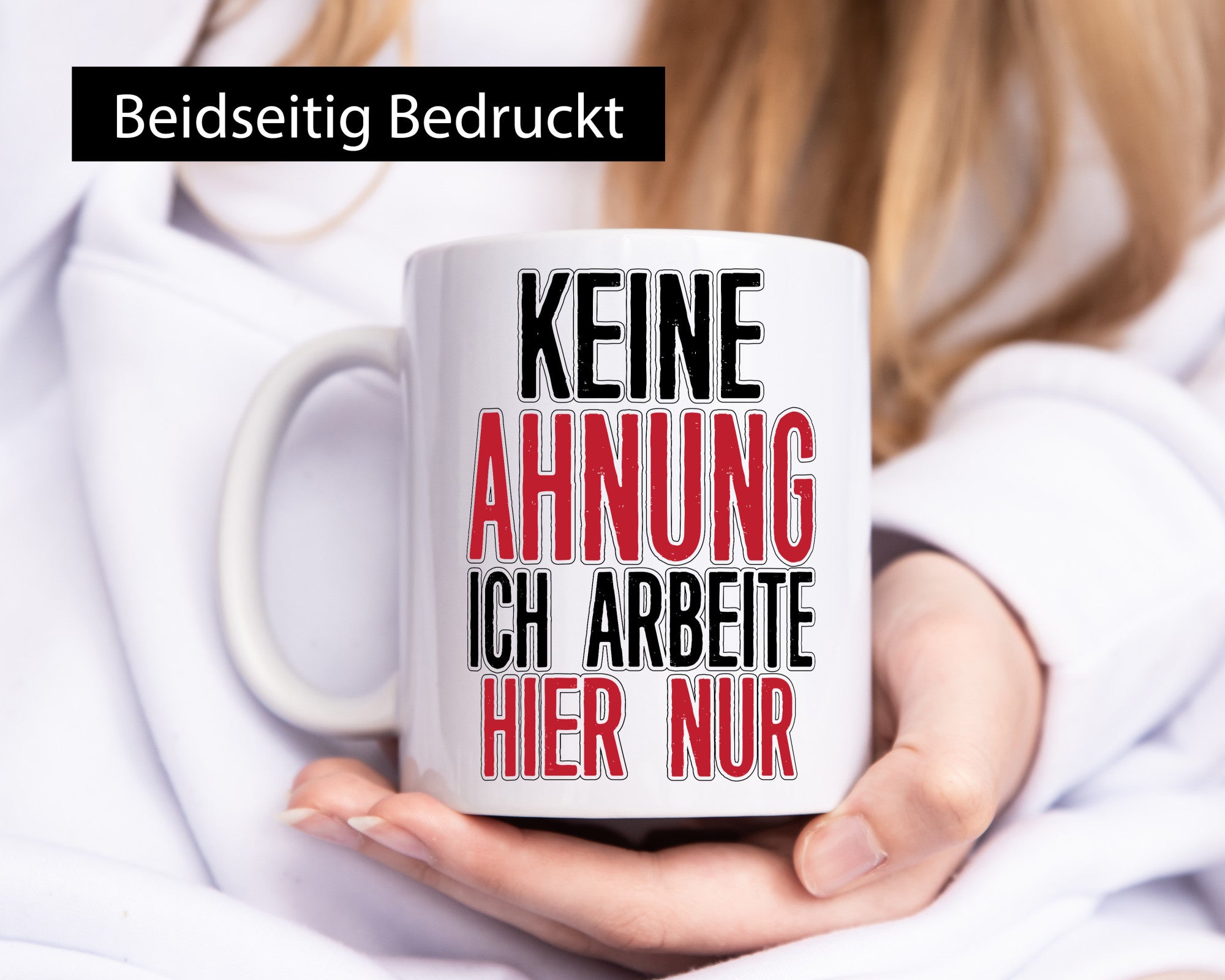 Ich arbeite nur hier Geschenk Arbeit Kollegen Büro lustiger Spruch Tasse