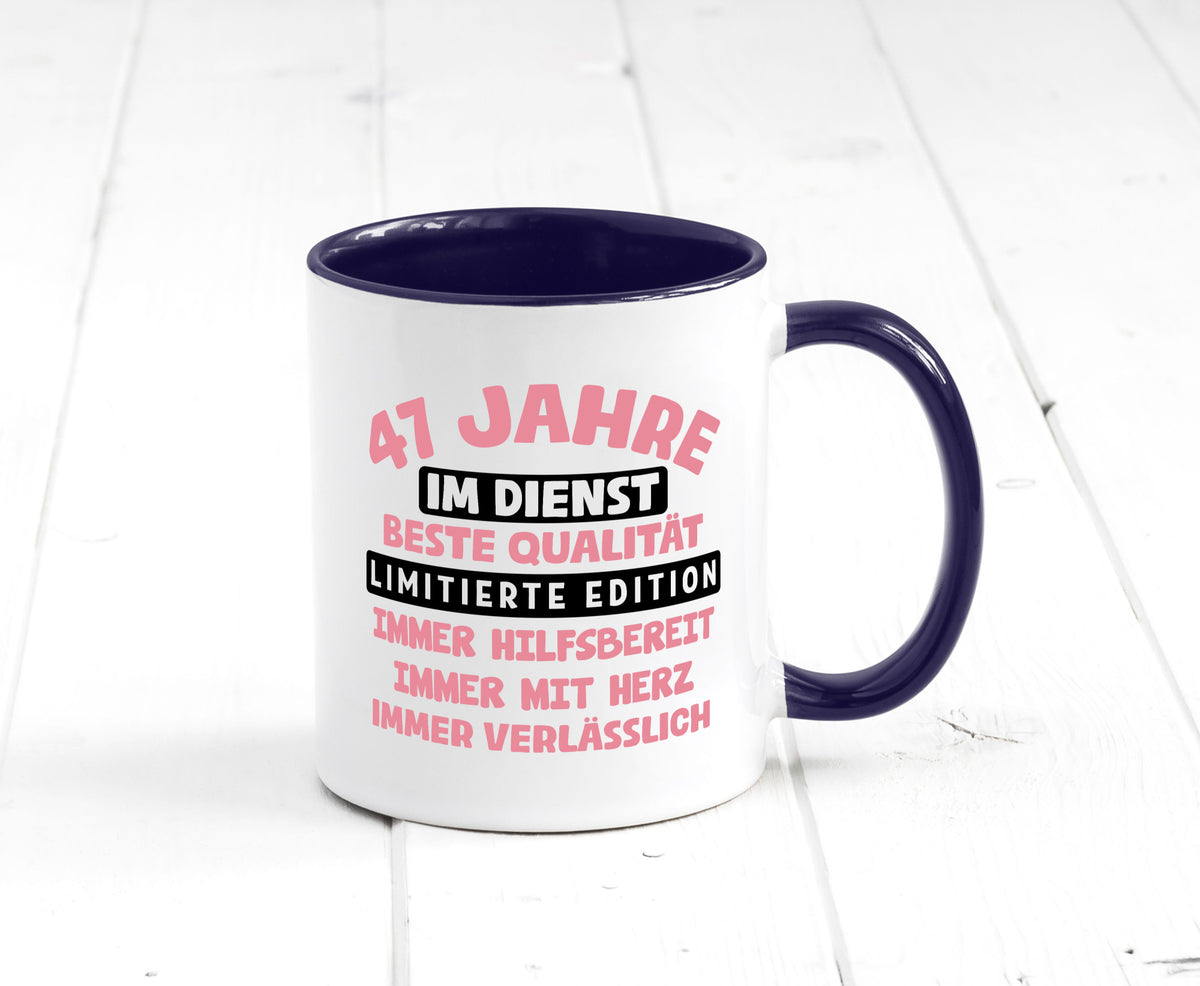 47 Jahre im Dienst | Jubiläum Arbeit v11 Geschenkidee Kollegen Büro Humor Tasse