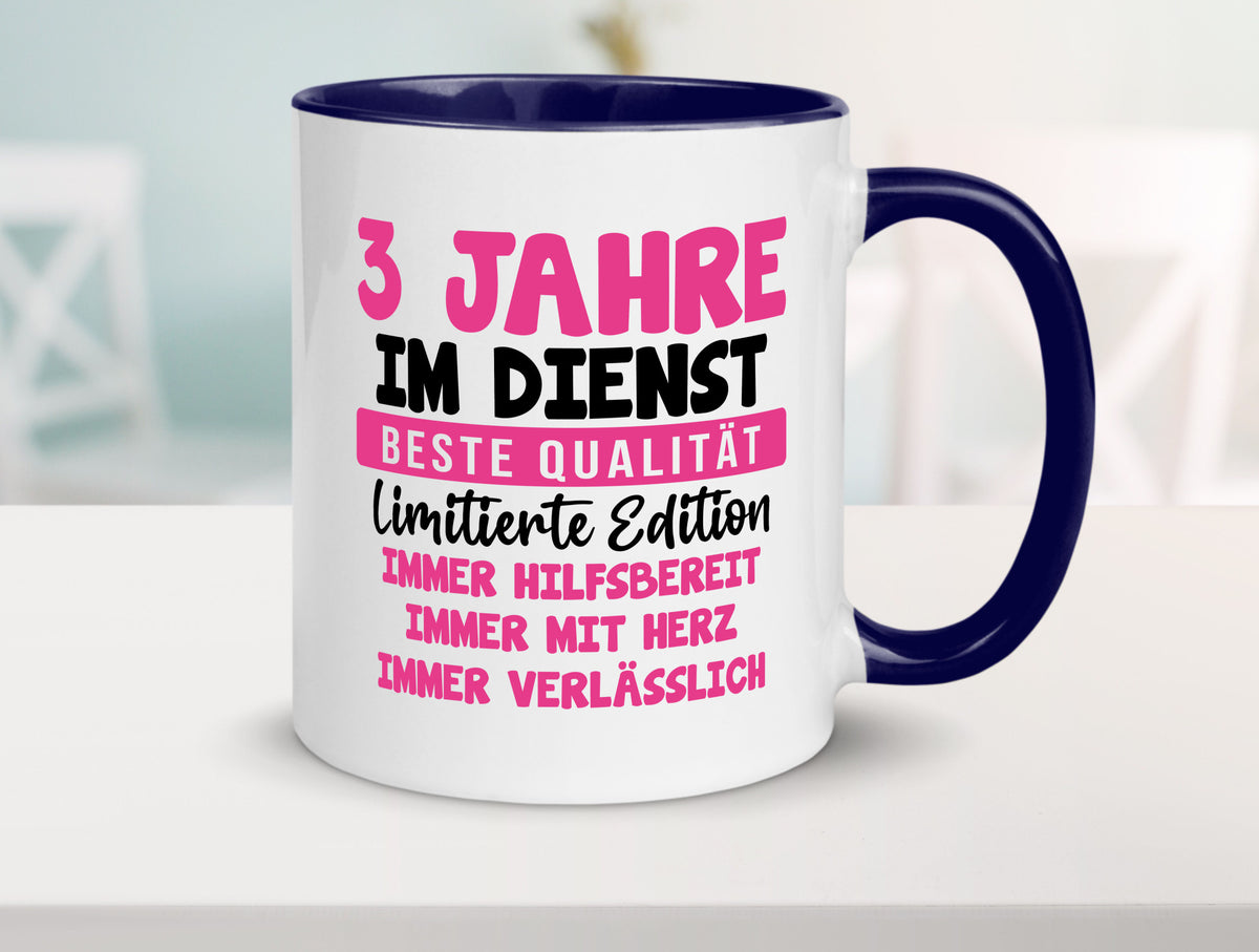 3 Jahre im Dienst | Jubiläum Arbeit v10 lustiger Spruch Geschenk Kollegen Büro Tasse