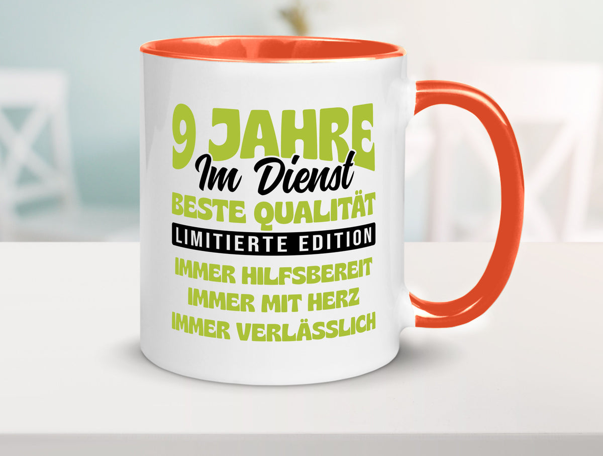 9 Jahre im Dienst | Jubiläum Arbeit v4 Geschenk Kollegen Büro lustiger Spruch Tasse