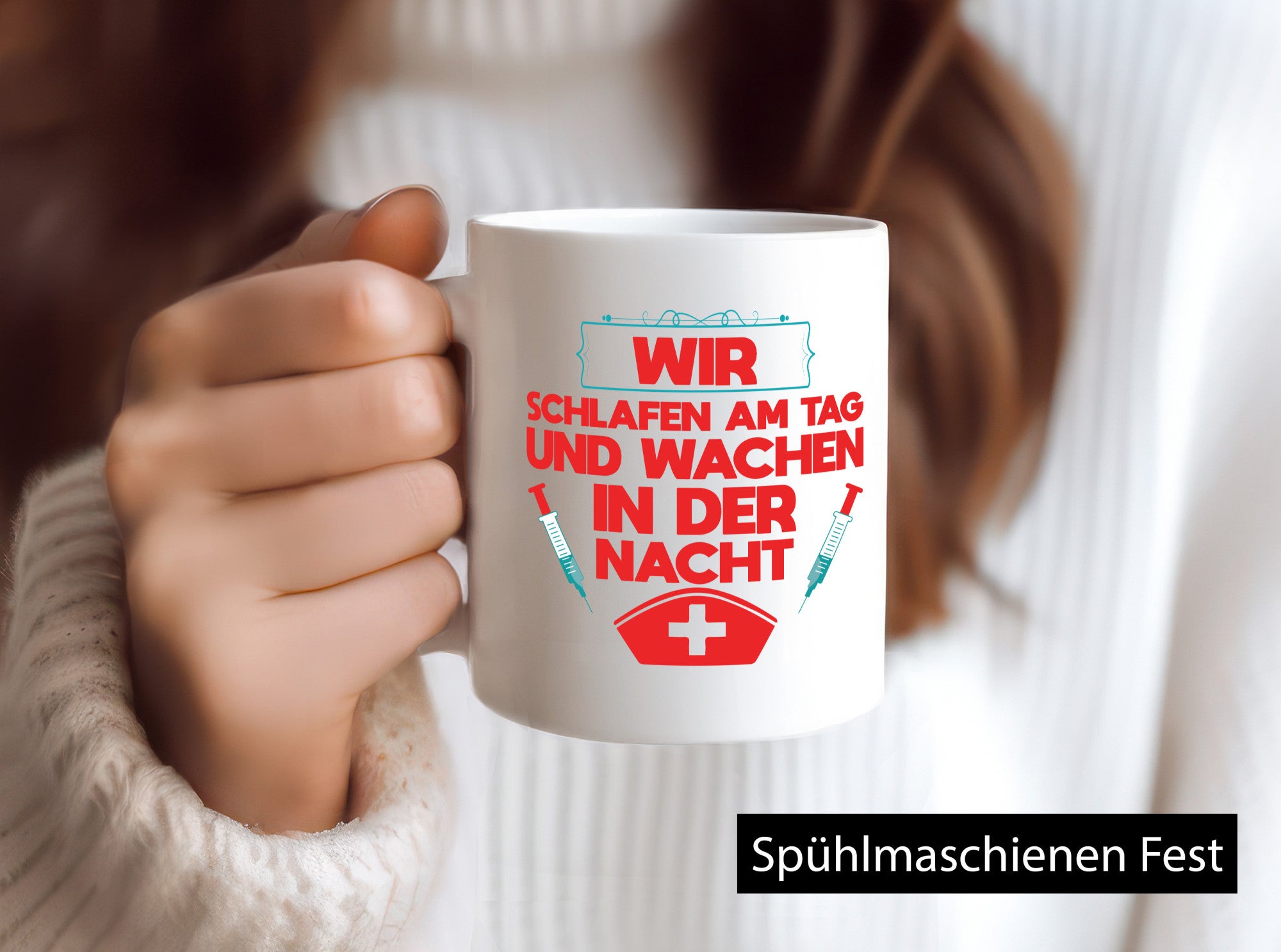 Wir schlafen am Tag | Krankenschwester Nachtschicht Humor Geschenkidee Tasse