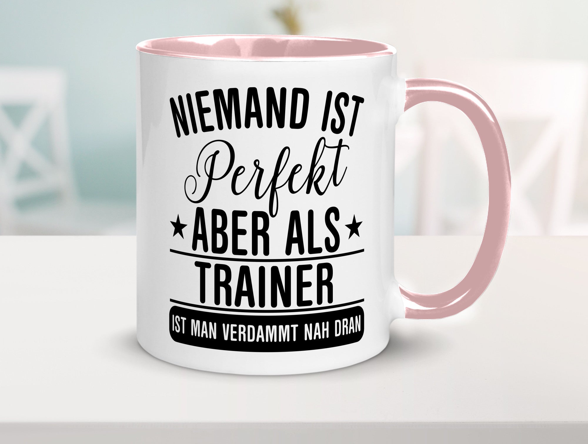 Verdammt nah dran: Trainer | Verein Sport Humor Geschenkidee Tasse