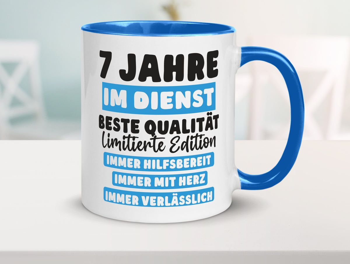 7 Jahre im Dienst | Jubiläum Arbeit v6 lustig Kollegen Büro Geschenk Tasse