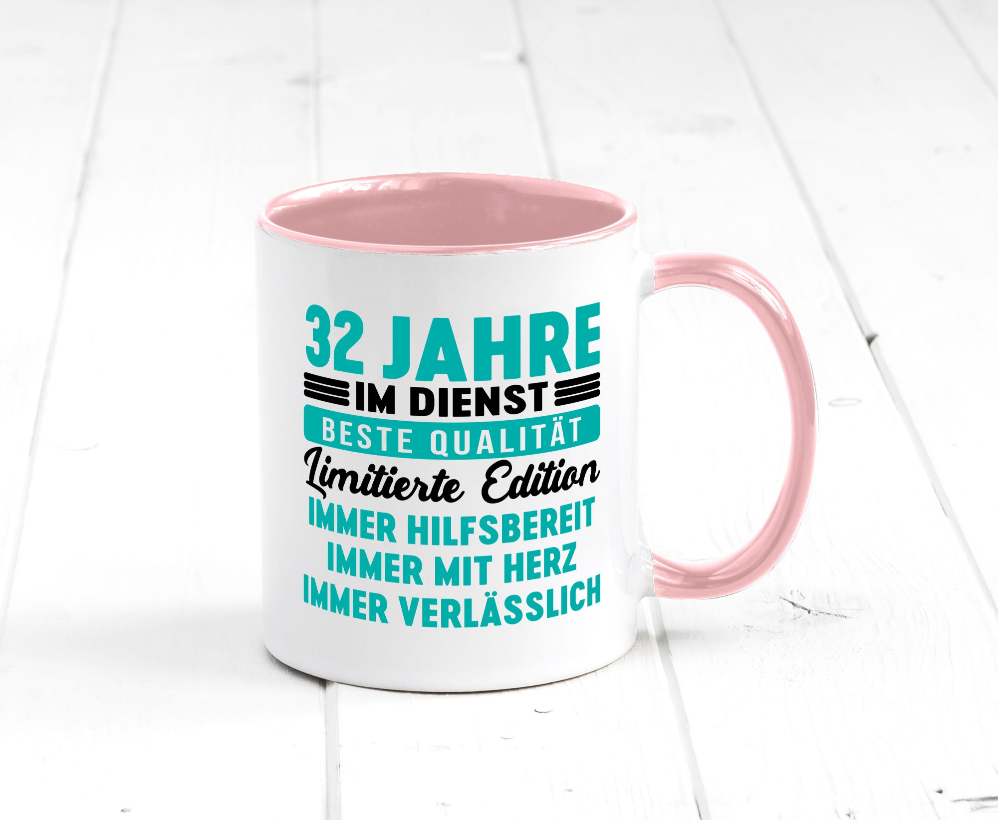 32 Jahre im Dienst | Jubiläum Arbeit v5 Geschenkidee Kollegen Büro Humor Tasse