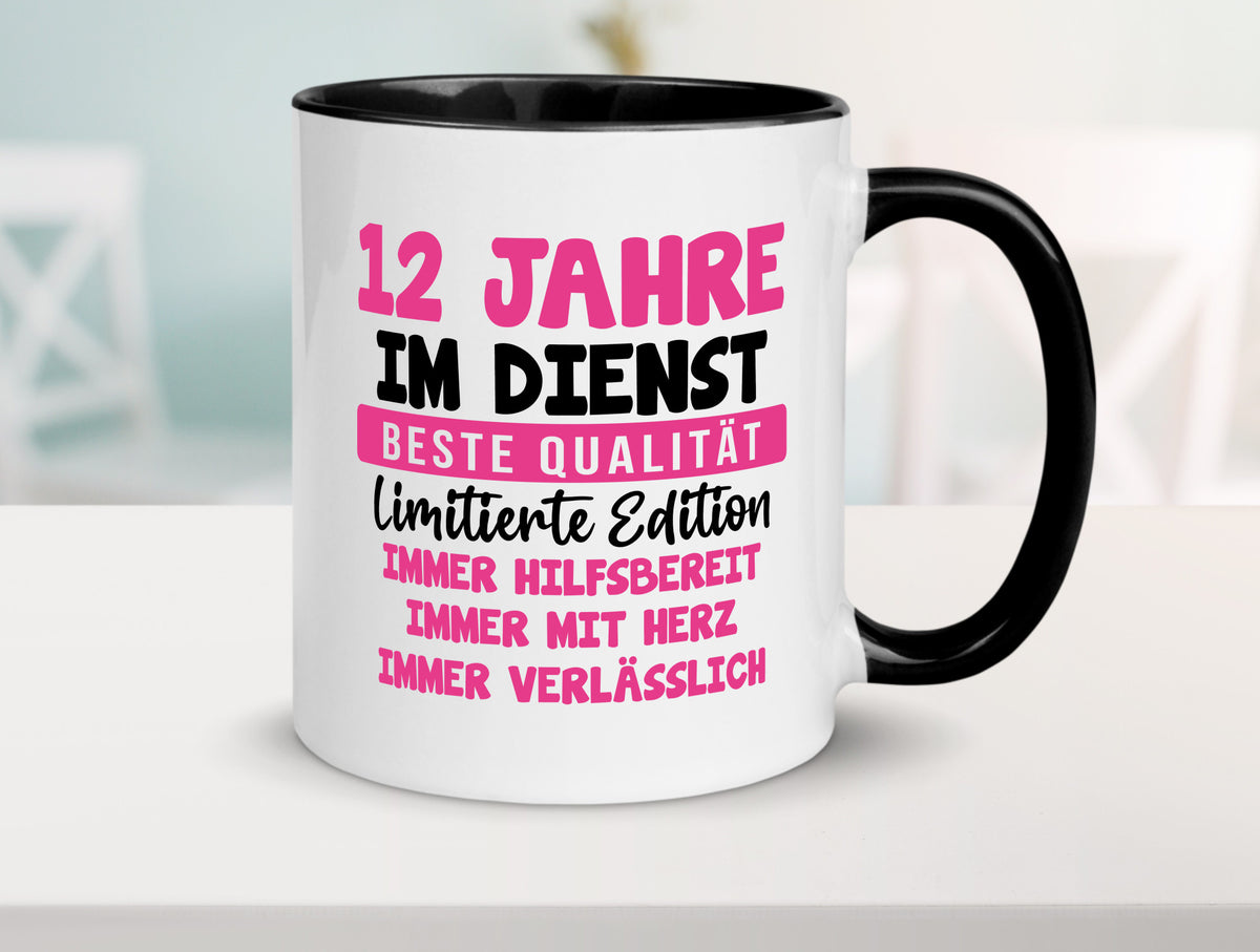12 Jahre im Dienst | Jubiläum Arbeit v10 Geschenkidee Kollegen Büro Humor Tasse