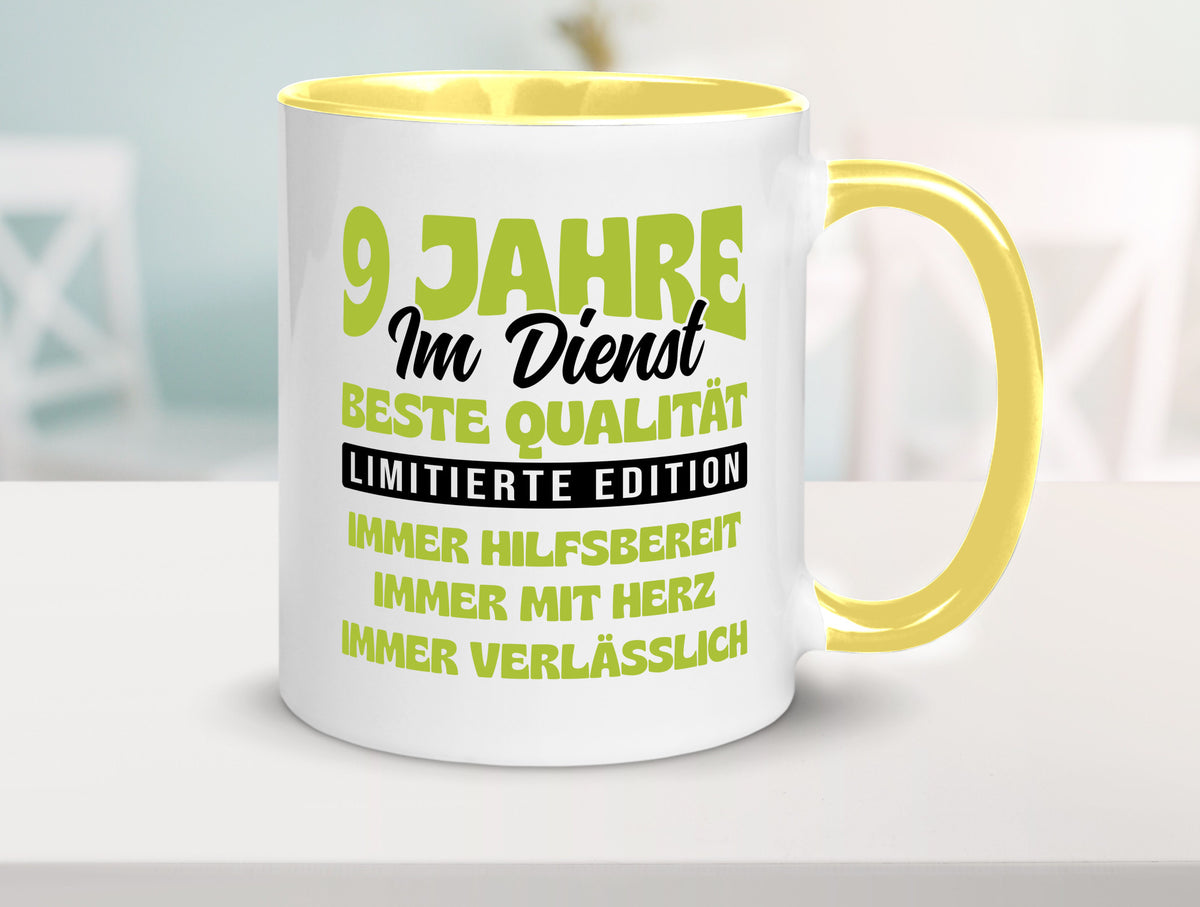 9 Jahre im Dienst | Jubiläum Arbeit v4 Geschenk Kollegen Büro lustiger Spruch Tasse