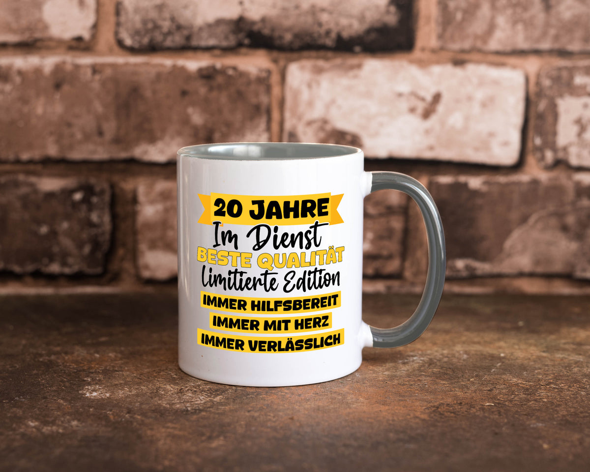 20 Jahre im Dienst | Jubiläum Arbeit v8 Geschenkidee Kollegen Büro Humor Tasse