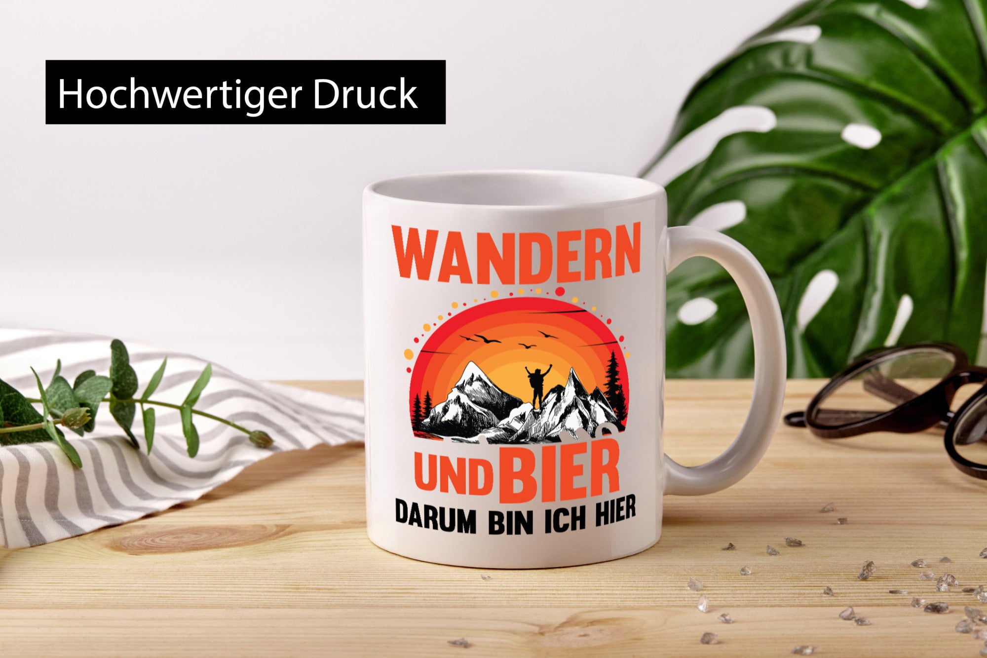 Wandern und Bier darum bin ich hier | lustiger Spruch Geschenk Humor