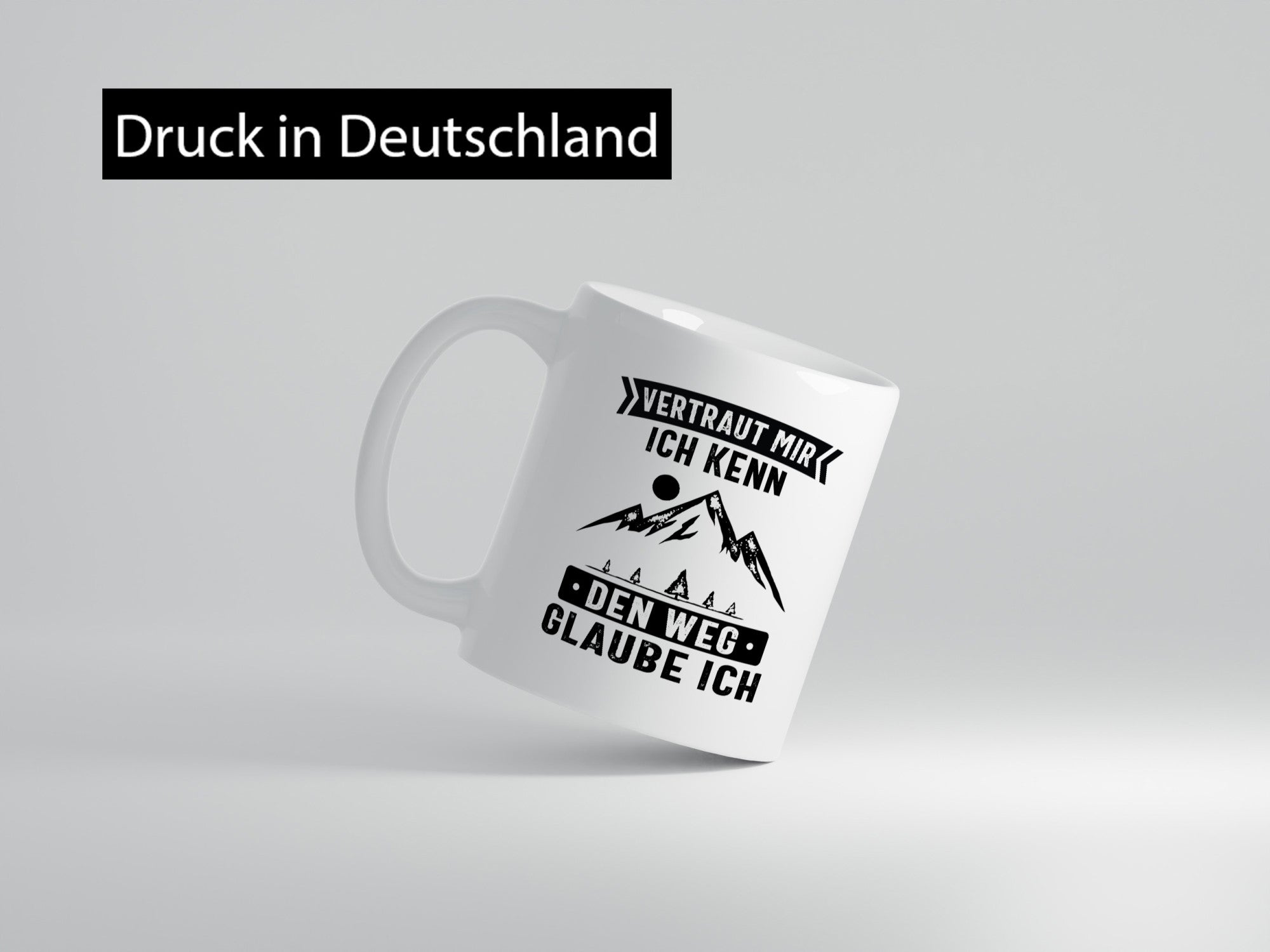 Vertraut mir, kenn den Weg | Berge Mond Bäume Humor Geschenkidee Tasse