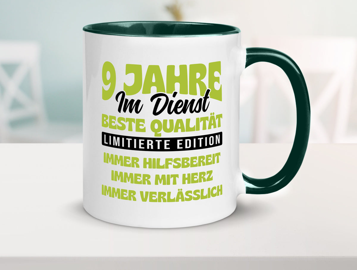 9 Jahre im Dienst | Jubiläum Arbeit v4 Geschenk Kollegen Büro lustiger Spruch Tasse