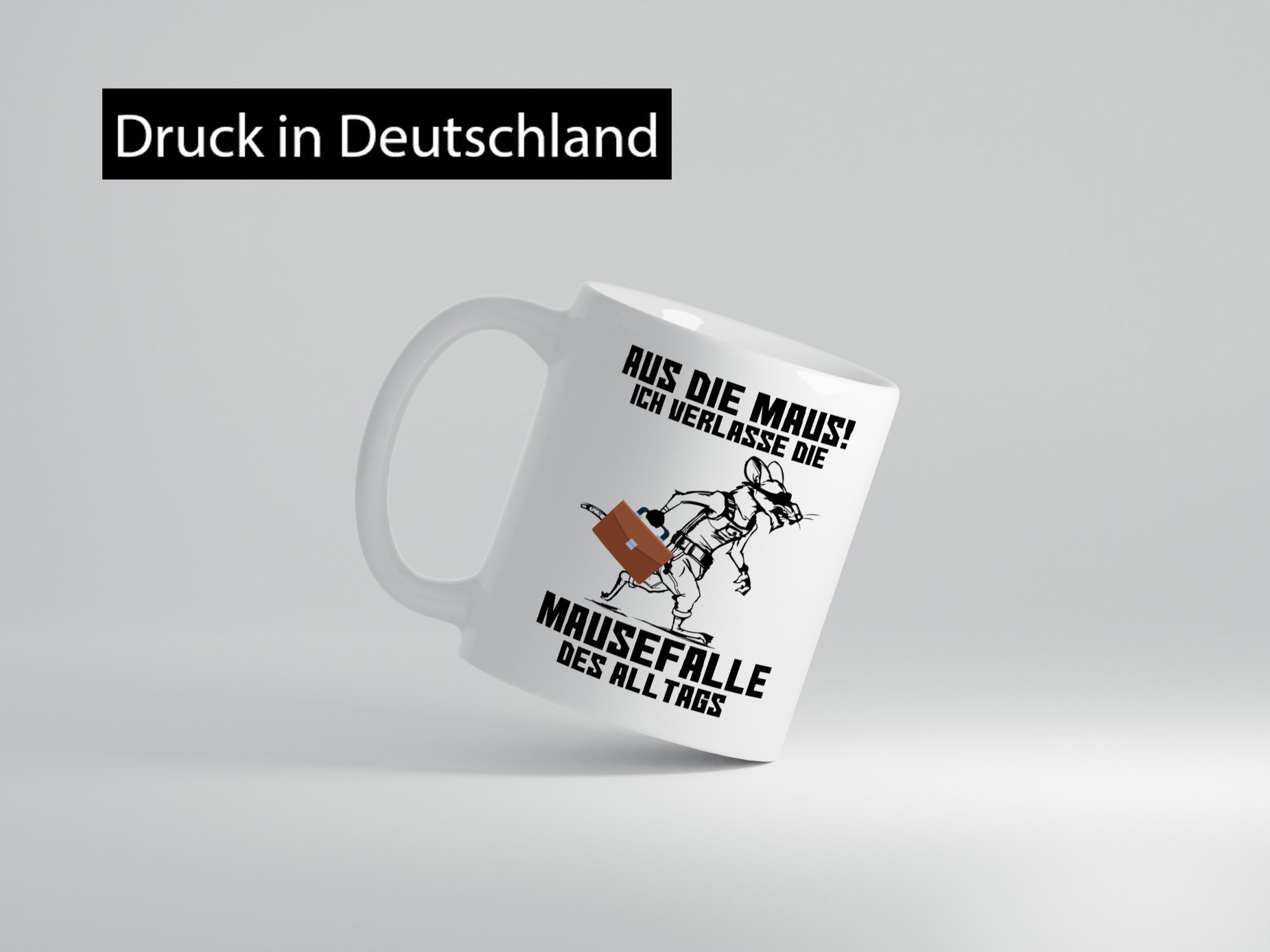 Aus die Maus | Alltag verlassen sportliche mit Koffer Humor Geschenkidee Tasse