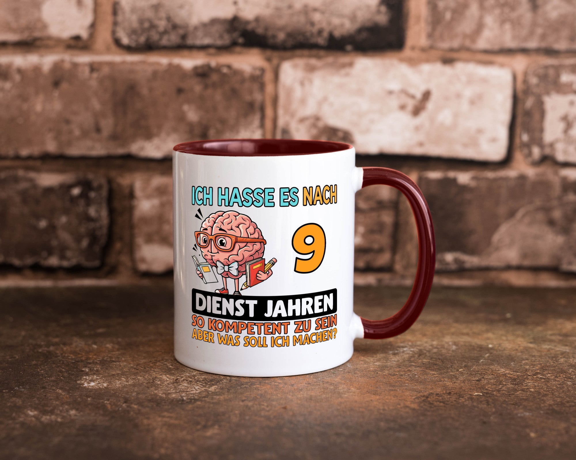 9 Dienstjahre | Arbeit Kompetent Humor Kollegen Büro Geschenkidee Tasse