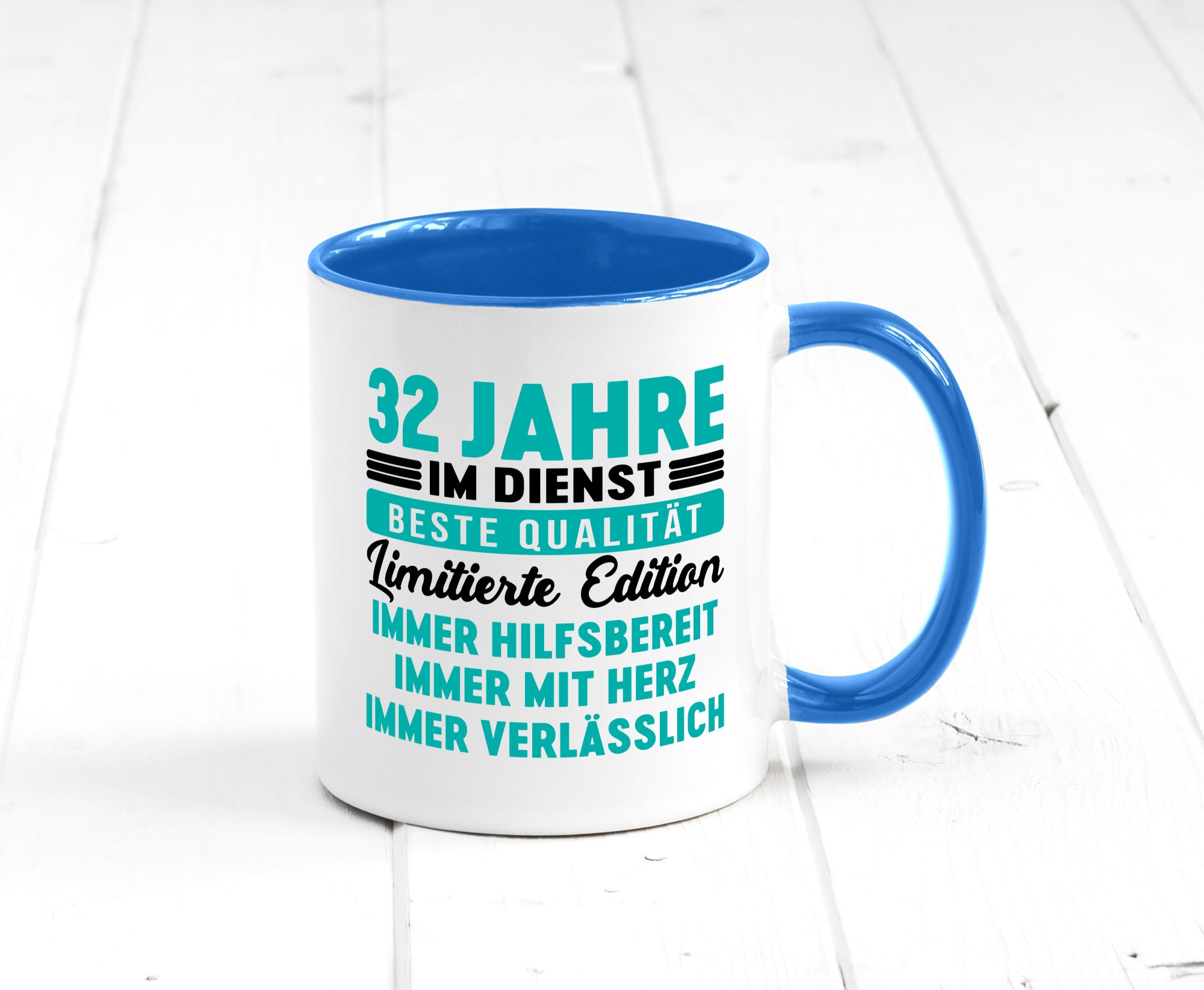 32 Jahre im Dienst | Jubiläum Arbeit v5 Geschenkidee Kollegen Büro Humor Tasse