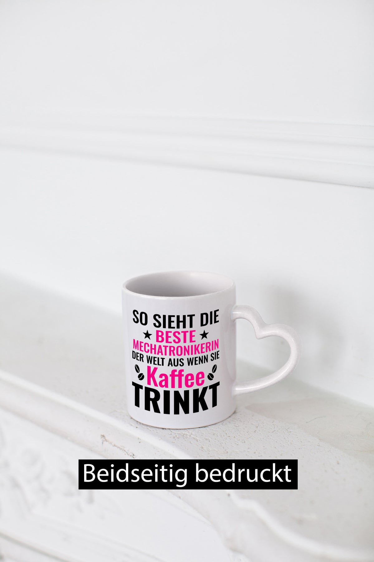 Kaffee trinkt: Mechatronikerin | KFZ Werkstatt lustiger Spruch Geschenk Humor Tasse