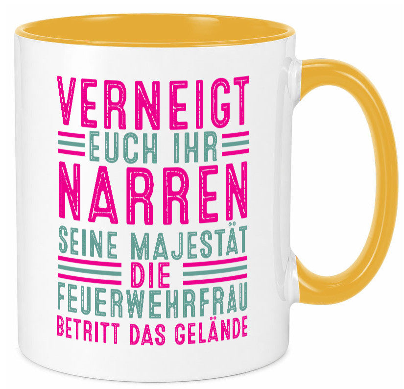 Verneigt euch: Feuerwehrfrau | Feuerwehr v2 Geschenkidee Humor Tasse