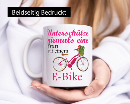 Unterschätze niemals eine Frau | E-Bike Sport Rad fahren lustig Humor