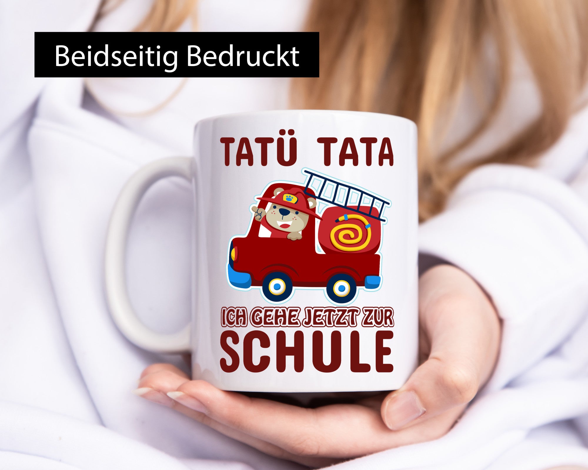 Bär in Feuerwehrauto | Tatü Tata Einschulung Tasse Humor Geschenkidee