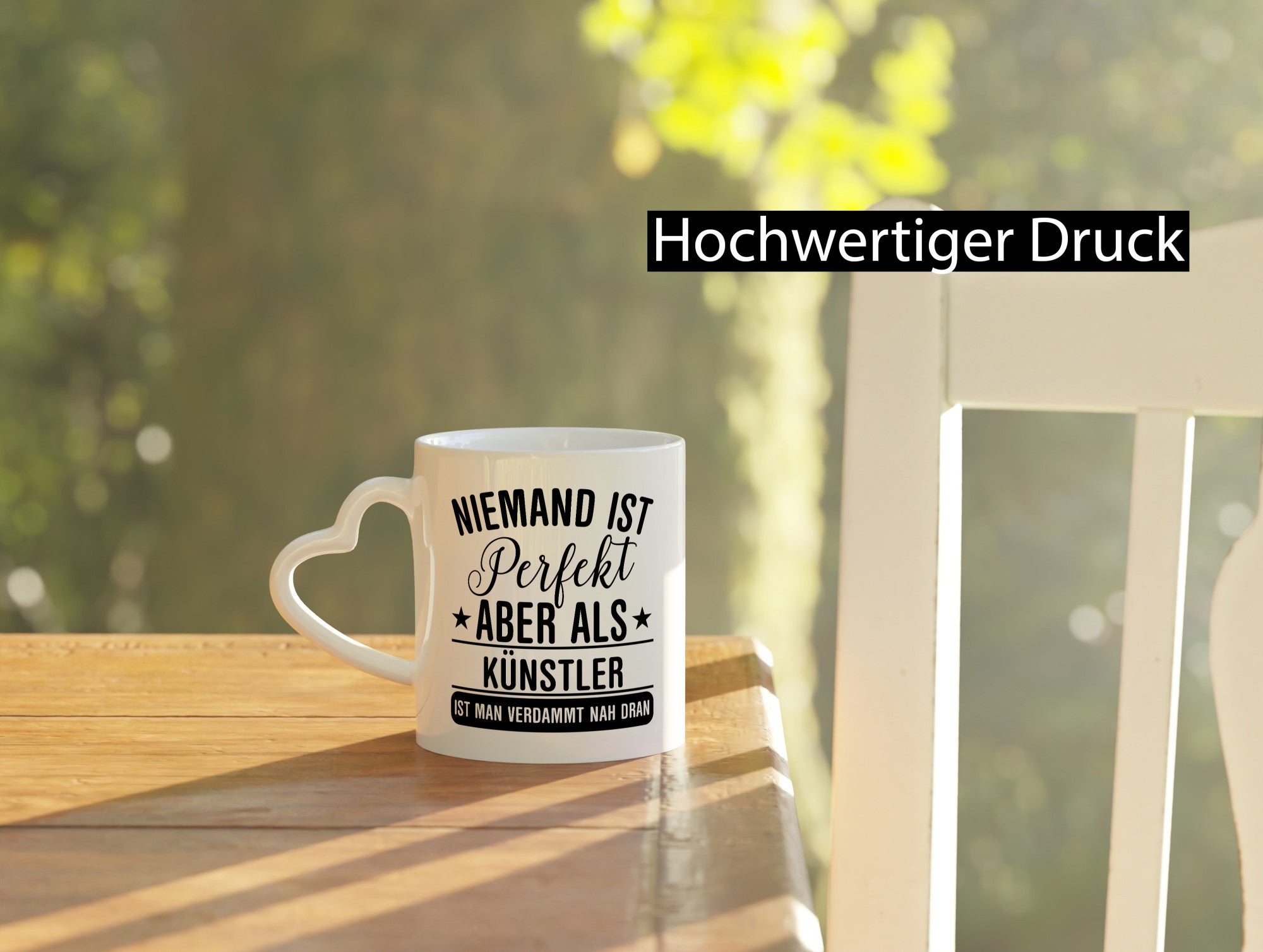 Verdammt nah dran: Künstler | Kunst Humor Geschenkidee Tasse