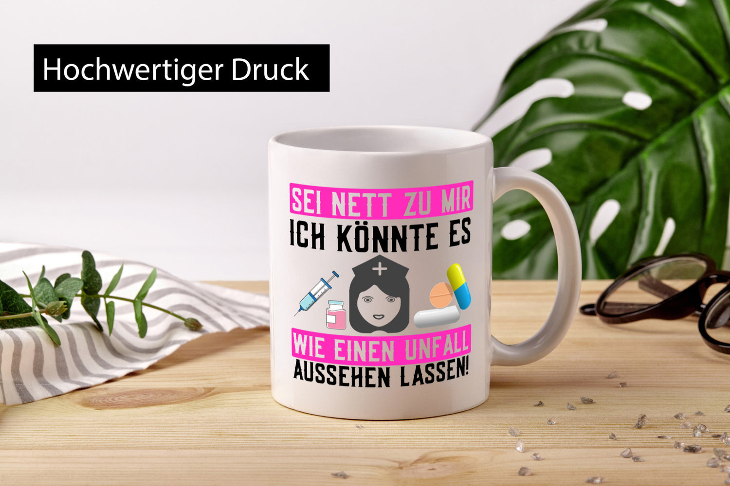 Sei nett zu mir | Ärztin Krankenschwester Spritze Geschenk Humor Geschenkidee