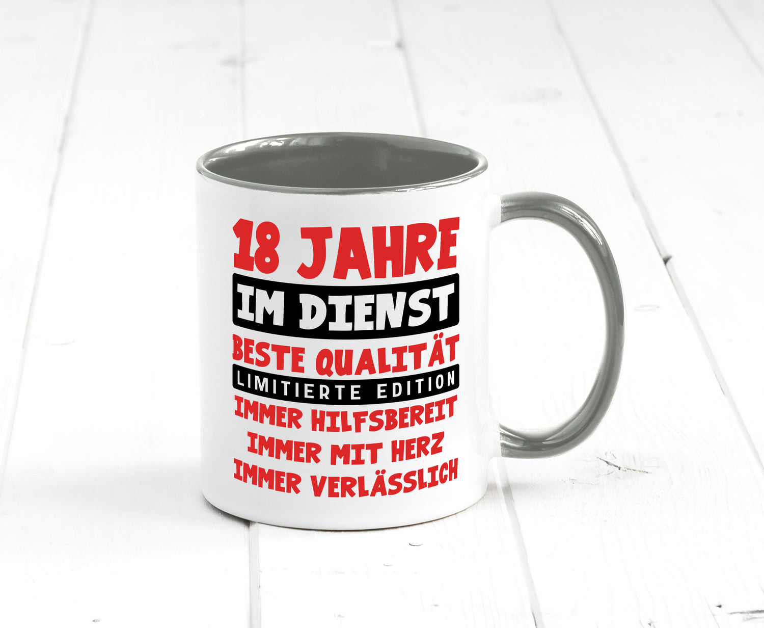 18 Jahre im Dienst | Jubiläum Arbeit v9 Geschenkidee Kollegen Büro Humor Tasse