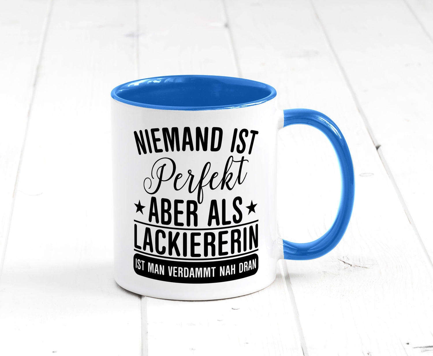 Verdammt nah dran: Lackiererin | lackieren lustiger Spruch Geschenk Humor