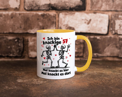 57. Geburtstag | Knackige 57 Ich bin alt lustig Geschenkidee Geschenk Tasse