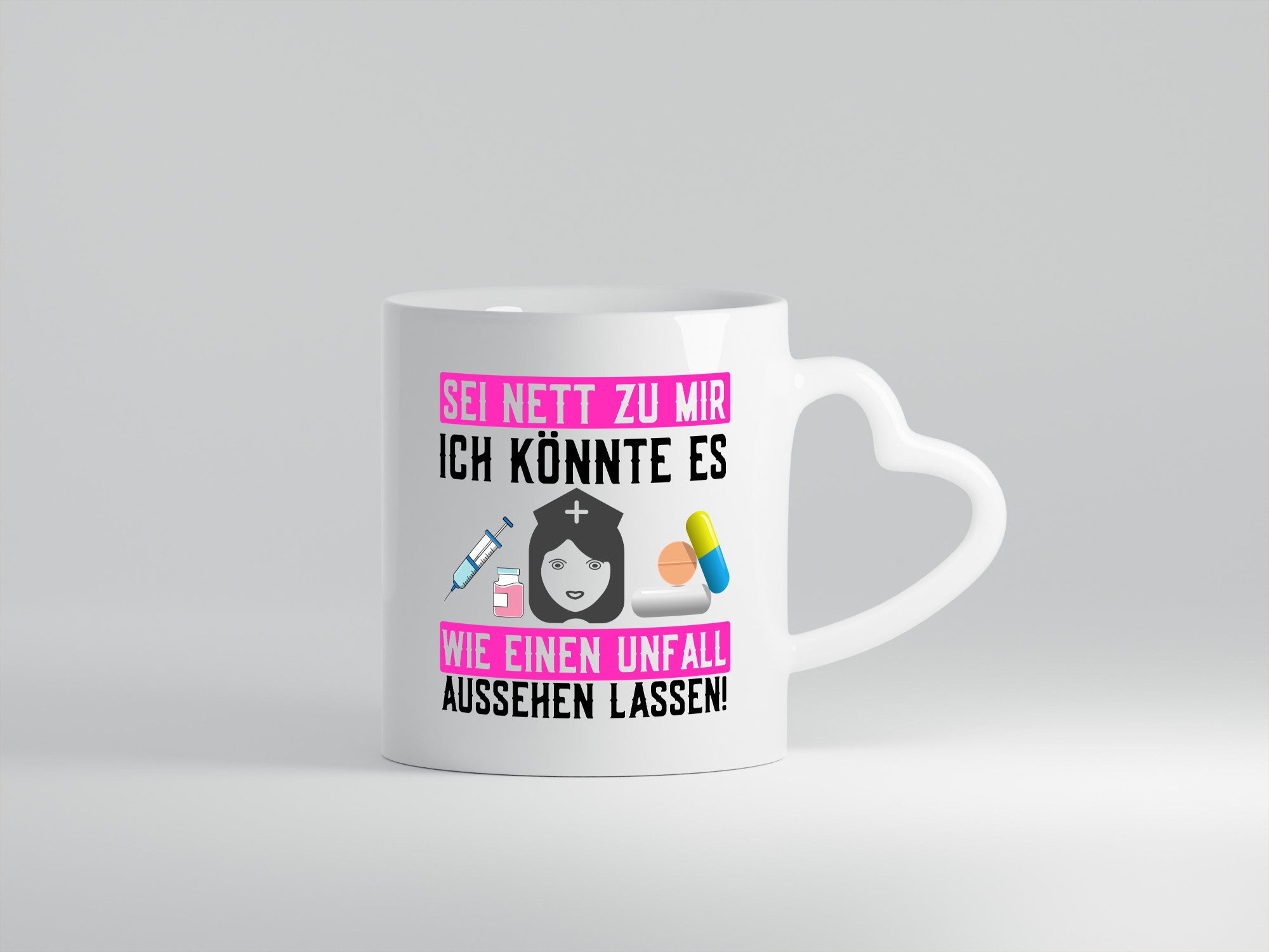 Sei nett zu mir | Ärztin Krankenschwester Spritze Geschenk Humor Geschenkidee