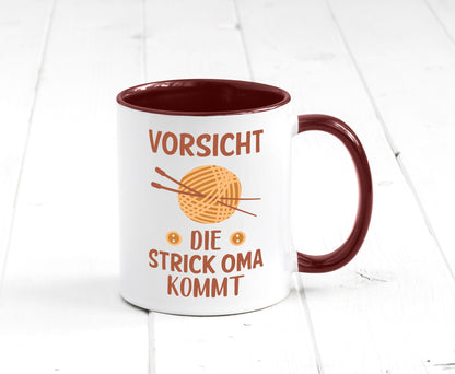Vorsicht, Strickoma kommt | Wolle Stricknadeln Humor Familie Geschenkidee Tasse