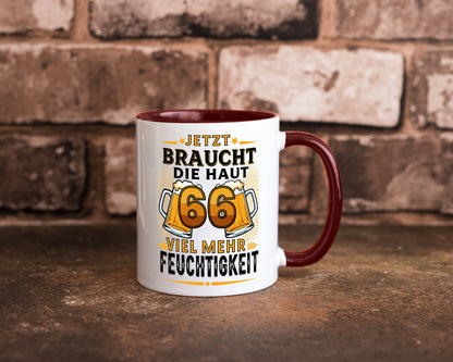 66 braucht die haut mehr Feuchtigkeit | 66. Geburtstag Humor Geschenkidee Tasse