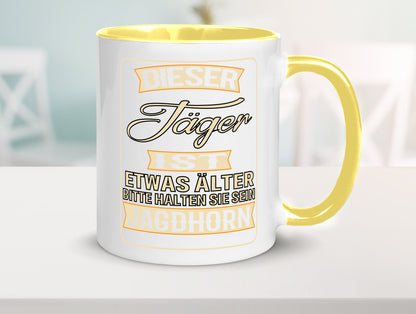 Dieser Jäger ist etwas Älter halten sie sein Jagthorn lustiger Spruch Geschenk