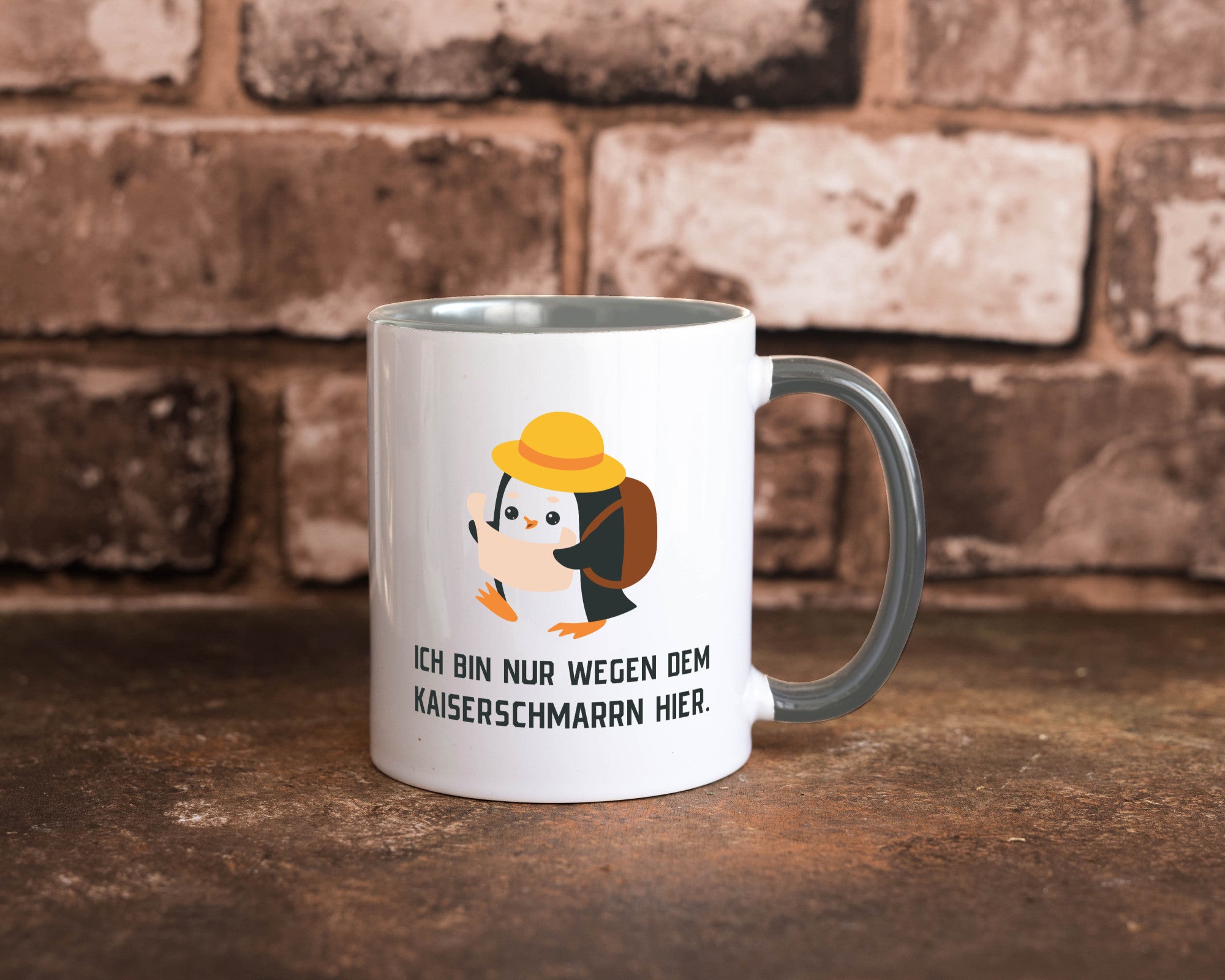 Ich bin nur wegen dem Kaiserschmarrn hier | Pinguin Geschenkidee Humor Tasse