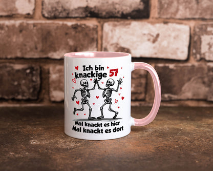 57. Geburtstag | Knackige 57 Ich bin alt lustig Geschenkidee Geschenk Tasse