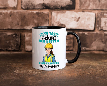 Im Universum: Staplerfahrerin | Gabelstapler Humor Geschenkidee Tasse
