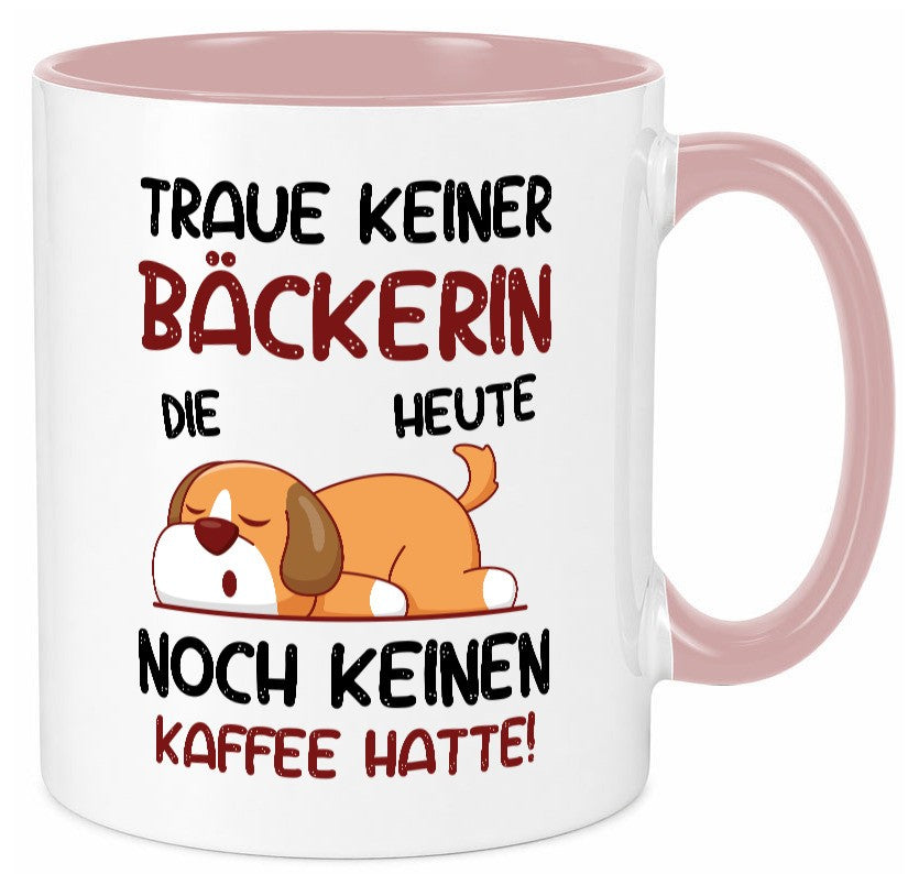 Traue keiner Bäckerin | Bäckerei Frauen Backen lustiger Spruch Geschenk Humor Tasse