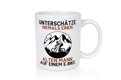 Alter man auf einem E-Bike | Radfahren Elektro Bike lustig Humor Geschenkidee