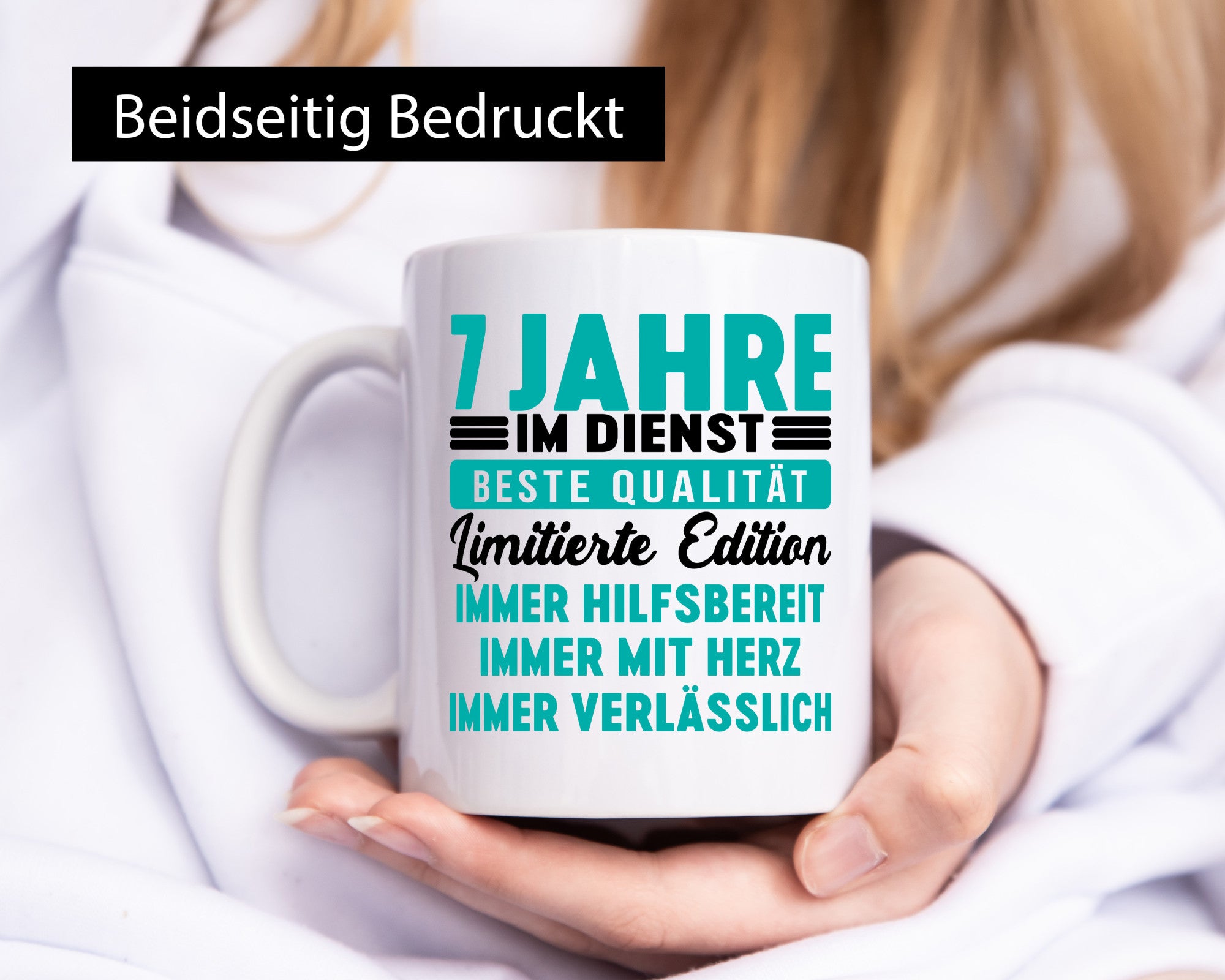 7 Jahre im Dienst | Jubiläum Arbeit v5 Humor Kollegen Büro Geschenkidee Tasse