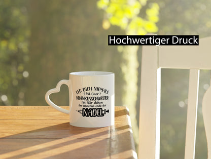 Krankenschwestern am anderen Ende der Nadel | Spritze lustiger Spruch Geschenk